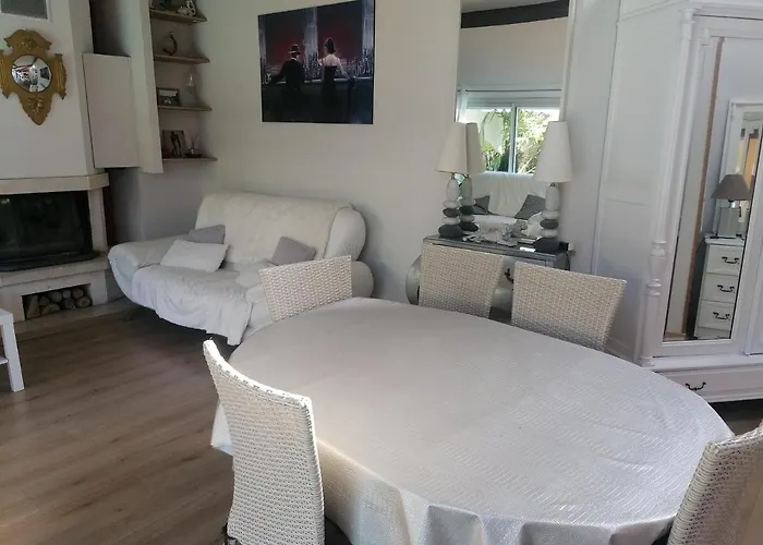 Tatil Evi Maison Calme Avec Piscine Palmiers 300m De La Centre *